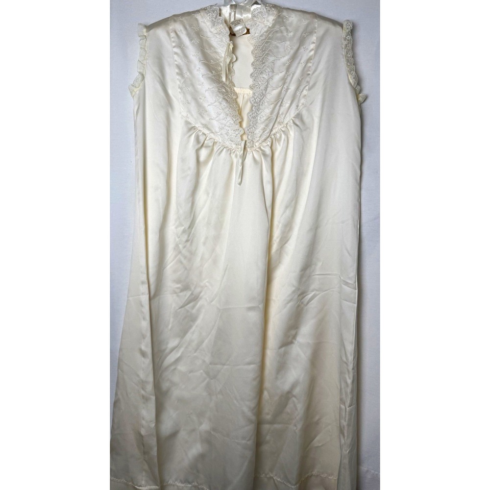 Vintage Axiom Ivory Satin Nightgown Sz S Eyelet Lace Embroidered Collar bridal